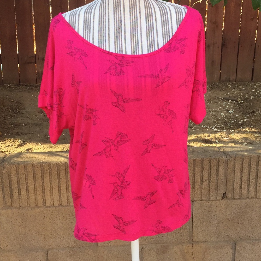 💜Happening in the present pink bird top - Picture 3 of 6